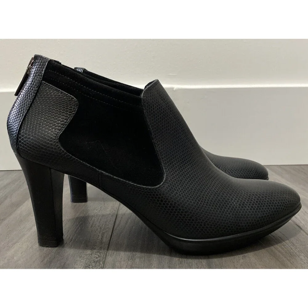 Aquatalia Booties Women's 9 Black Leather Suede Back Zip Heeled Boots Shooties